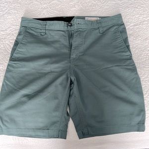 Mens Flat front shorts!